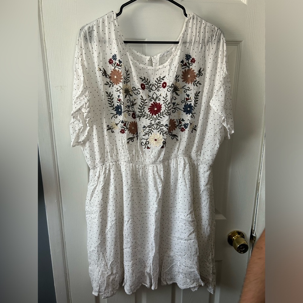 ChicSoul White Embroidered Floral Dress Size 3X